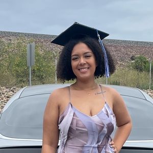 Meet your Posher, Sarina